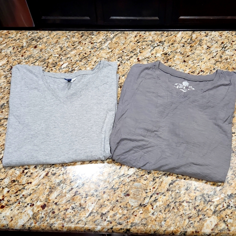 Men's size XL v neck bundle